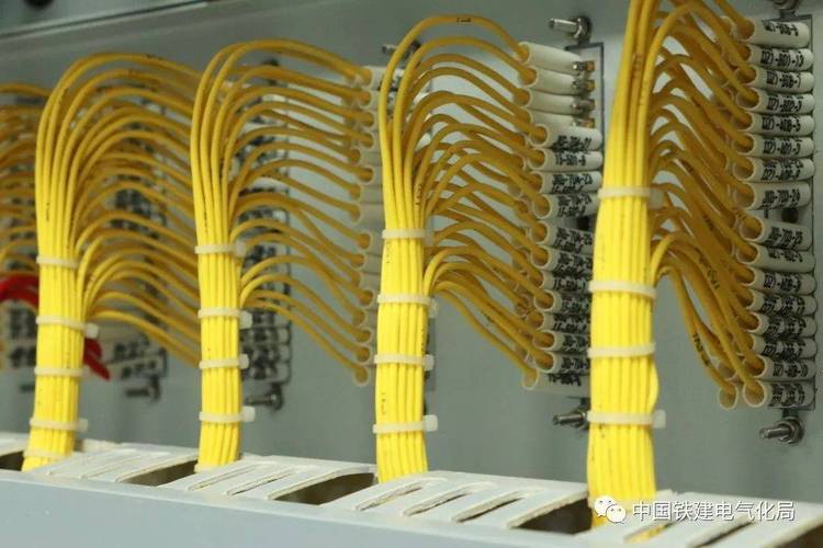 我見過(guò)最漂亮的弱電工程 從布線到機(jī)柜的極致美學(xué)